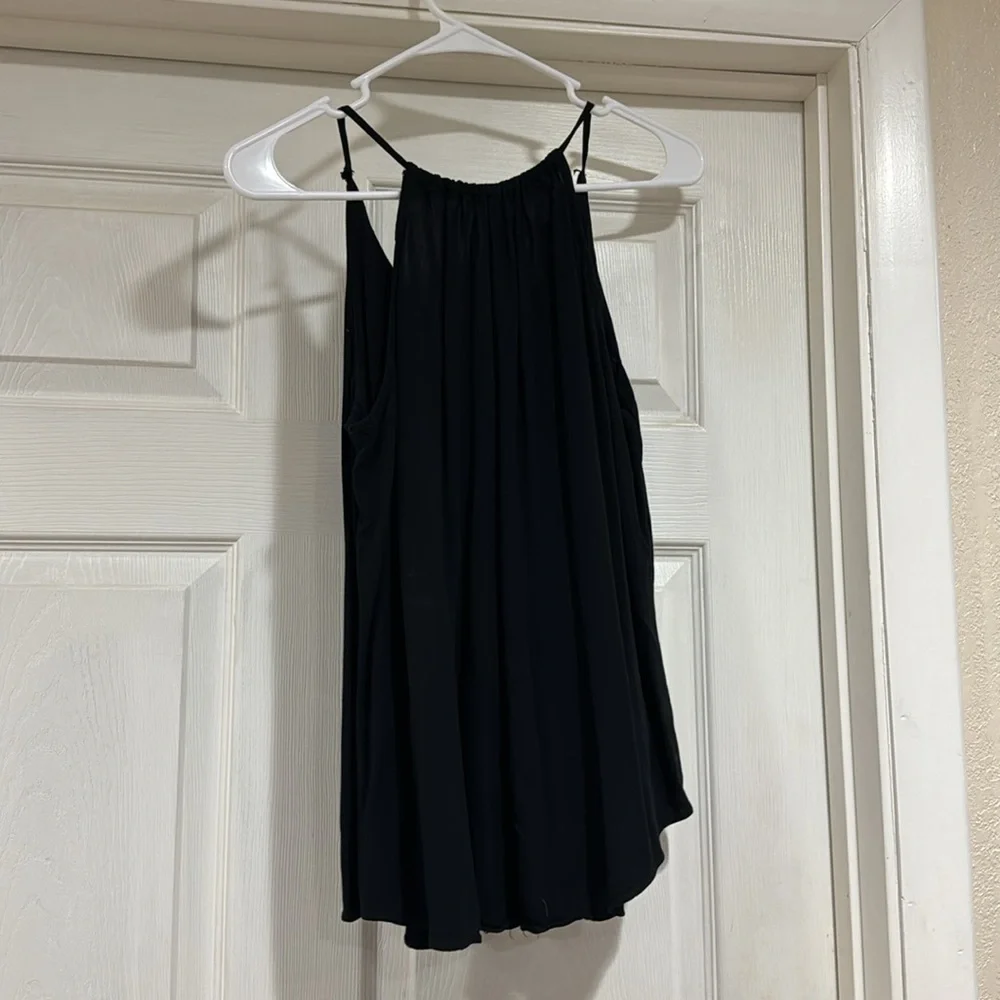 Nuce Tank Top - Picture 2 of 2